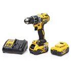 Набор аккумуляторных инструментов DeWalt DCD791P2SAG (Шуруповерт DCD791P2 + МШУ DCG405N) — Фото 2